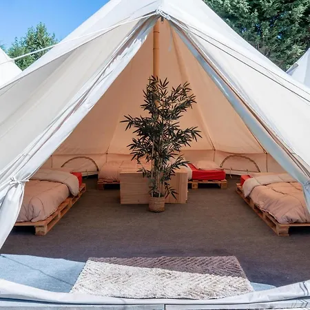 Oyambre Surf Camp Hotel Los Llaos