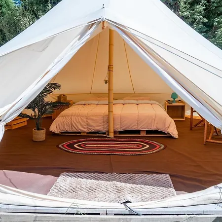 Oyambre Surf Camp Los Llaos