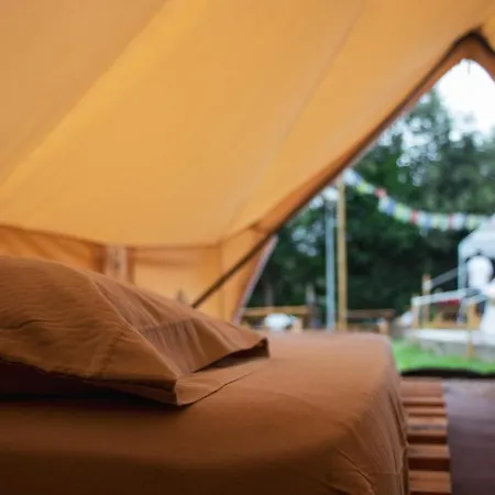 Oyambre Surf Camp خيمة فخمة
