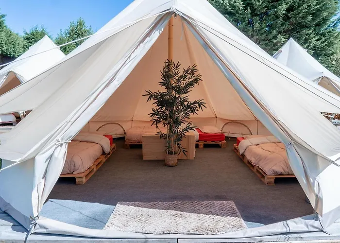 Oyambre Surf Camp Hotel Los Llaos